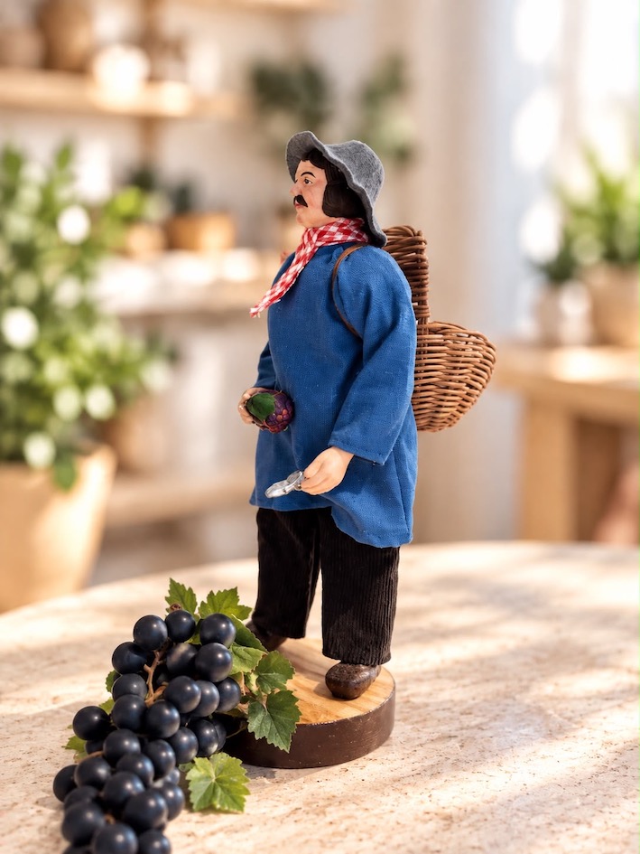 Vigneron-Hotte-25cm-Santons-Sylvette-Amy Le Vigneron avec sa Hotte - 25 cm - Santons Sylvette Amy